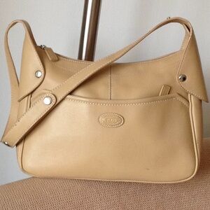 Tod's Classic Tan Leather Shoulder Bag